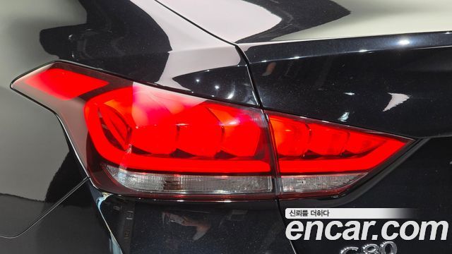 Genesis G80 2017 — photo 9