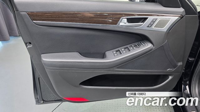 Genesis G80 2017 — photo 14