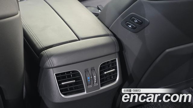 Genesis G80 2017 — photo 31