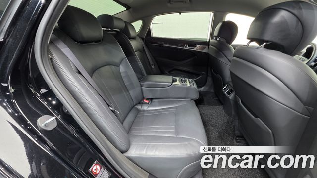 Genesis G80 2017 — photo 32
