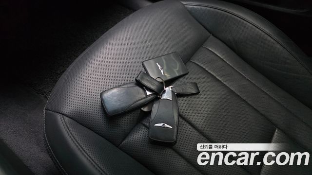 Genesis G80 2017 — photo 35