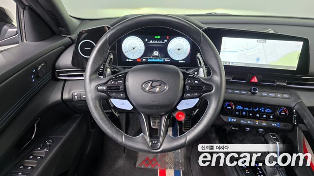 Hyundai AVANTE 2022 — photo 19