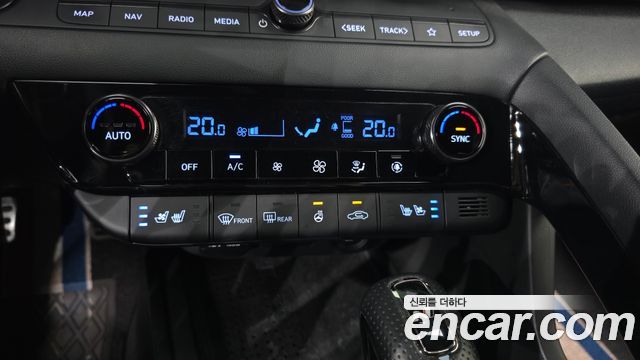 Hyundai AVANTE 2022 — photo 23