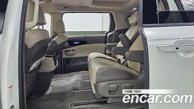Kia Canival 2023 — photo 18