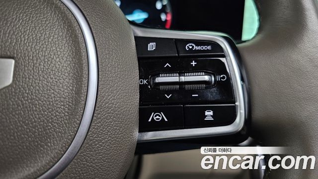 Kia Canival 2023 — photo 24