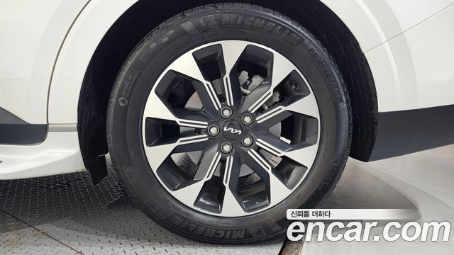 Kia Canival 2023 — photo 7