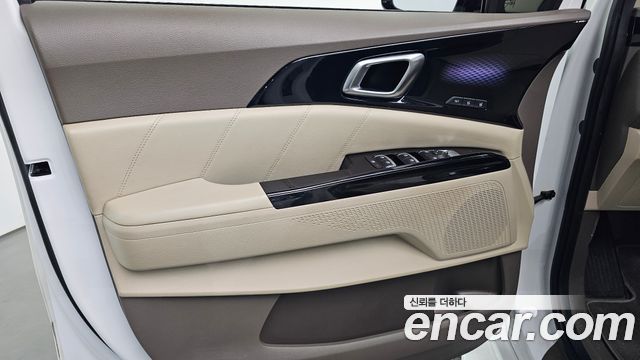 Kia Canival 2023 — photo 14