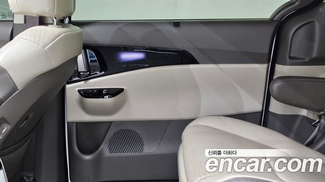 Kia Canival 2023 — photo 15