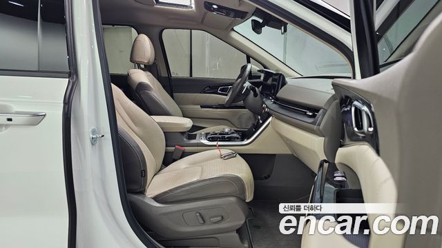 Kia Canival 2023 — photo 16