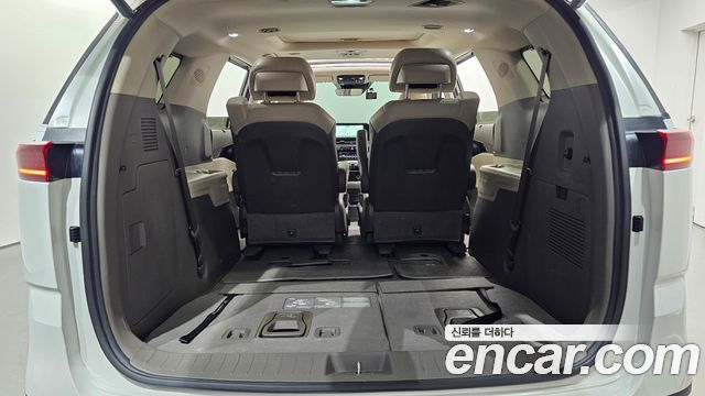 Kia Canival 2023 — photo 28