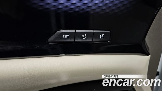 Kia Canival 2023 — photo 32