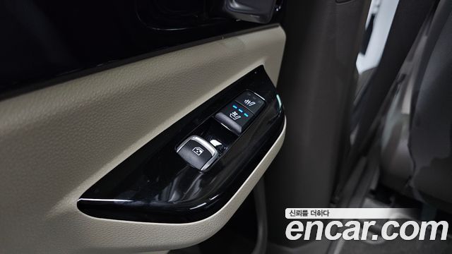 Kia Canival 2023 — photo 34