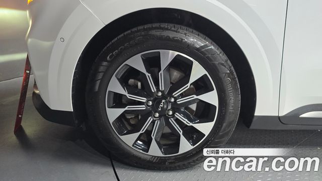 Kia Canival 2023 — photo 5