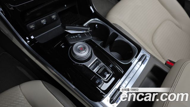 Kia Canival 2023 — photo 12