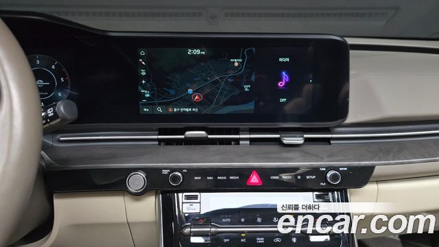 Kia Canival 2023 — photo 19