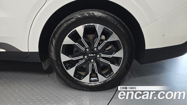 Kia Canival 2023 — photo 7