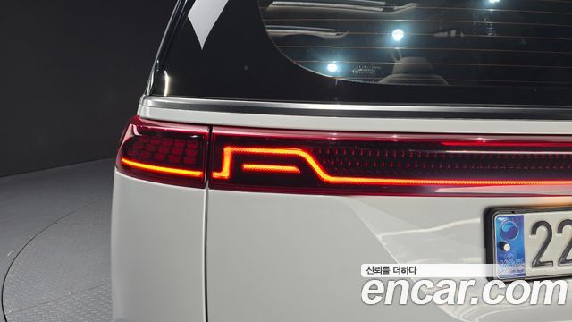 Kia Canival 2023 — photo 9