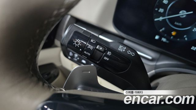 Kia Canival 2023 — photo 30