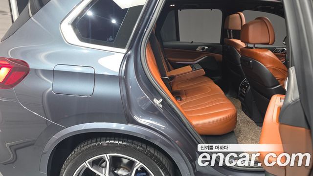 BMW X5 2022 — photo 17