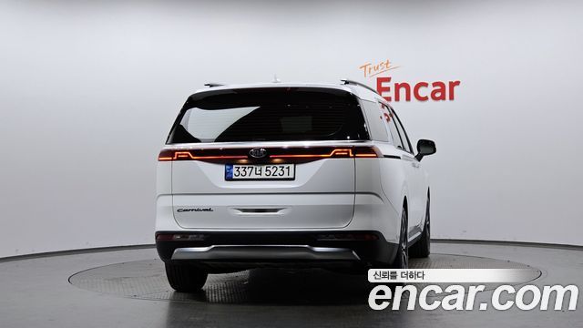 Kia Canival 2021 — photo 4