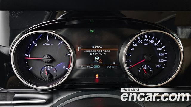 Kia Canival 2021 — photo 11