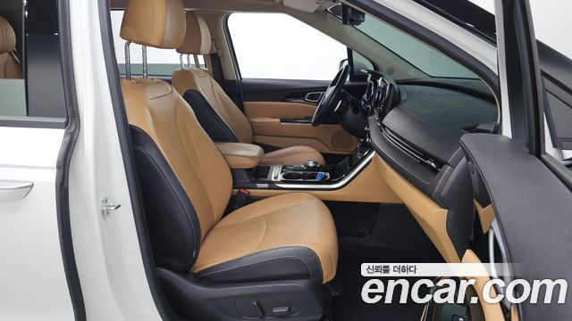 Kia Canival 2021 — photo 17