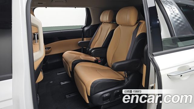 Kia Canival 2021 — photo 16