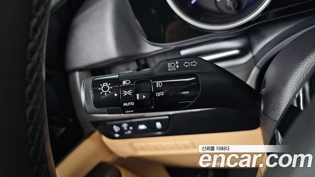 Kia Canival 2021 — photo 27