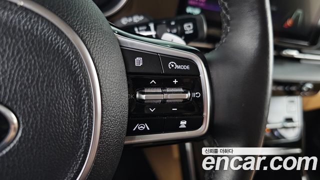 Kia Canival 2021 — photo 28