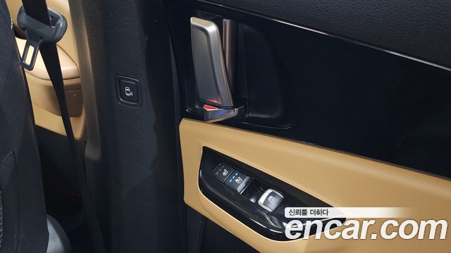 Kia Canival 2021 — photo 31