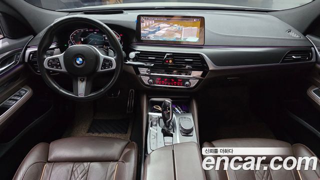 BMW Gran Turismo 2023 — photo 10