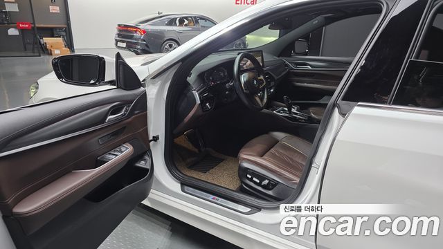 BMW Gran Turismo 2023 — photo 13