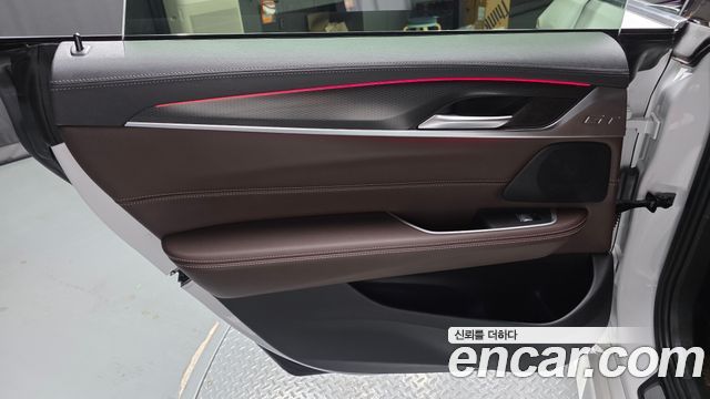 BMW Gran Turismo 2023 — photo 15