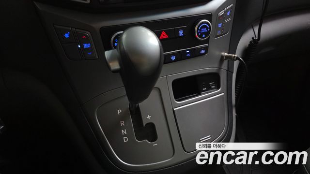 Hyundai Starex 2016 — photo 9