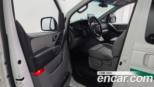 Hyundai Starex 2016 — photo 10