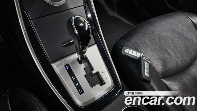 Hyundai AVANTE 2011 — photo 12