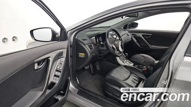 Hyundai AVANTE 2011 — photo 13