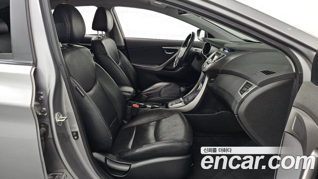 Hyundai AVANTE 2011 — photo 17