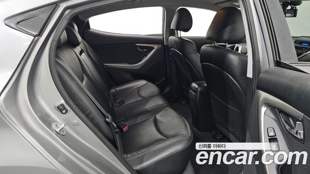 Hyundai AVANTE 2011 — photo 18