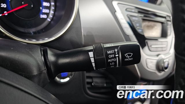 Hyundai AVANTE 2011 — photo 26