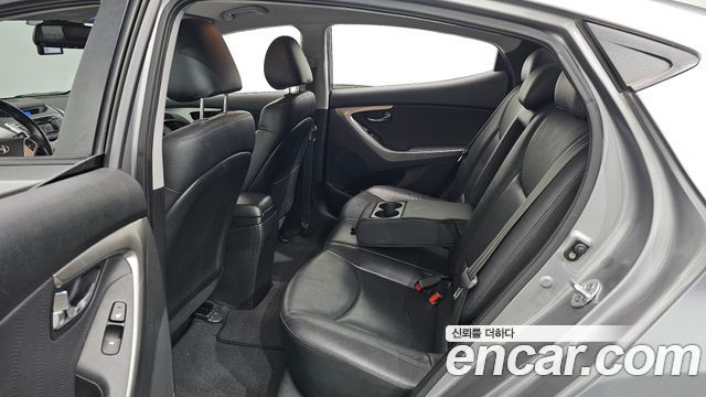 Hyundai AVANTE 2011 — photo 16