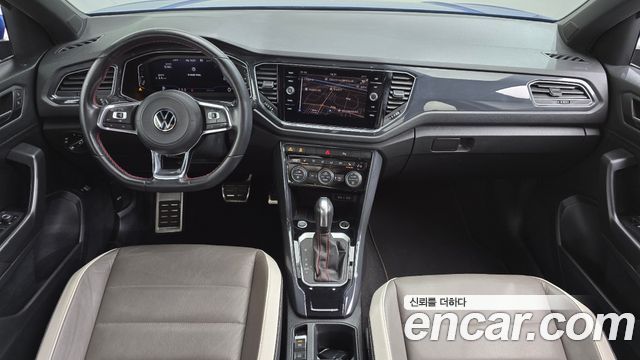 Volkswagen T-Roc 2021 — photo 10