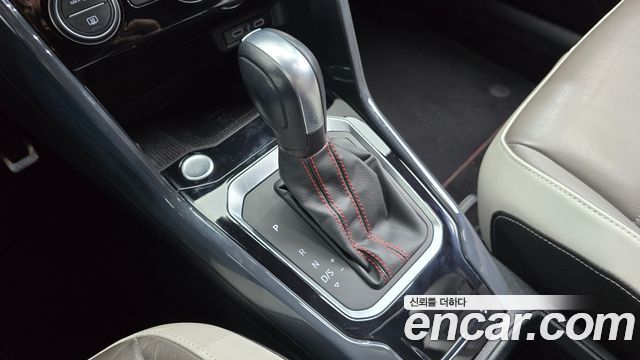 Volkswagen T-Roc 2021 — photo 12