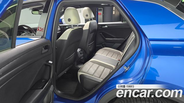 Volkswagen T-Roc 2021 — photo 17