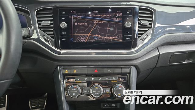 Volkswagen T-Roc 2021 — photo 18