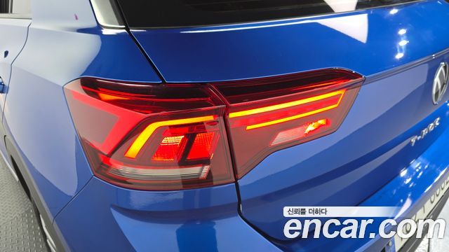 Volkswagen T-Roc 2021 — photo 9