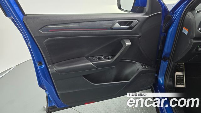 Volkswagen T-Roc 2021 — photo 14