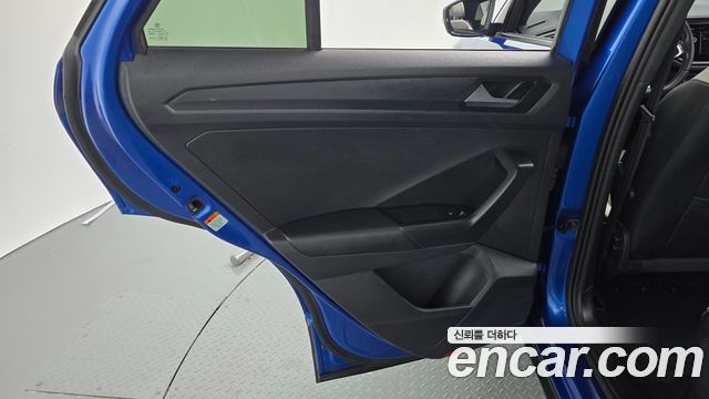 Volkswagen T-Roc 2021 — photo 15