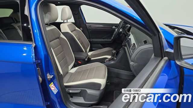 Volkswagen T-Roc 2021 — photo 16