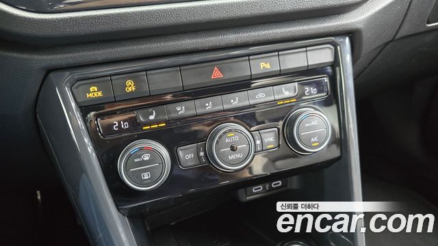 Volkswagen T-Roc 2021 — photo 29